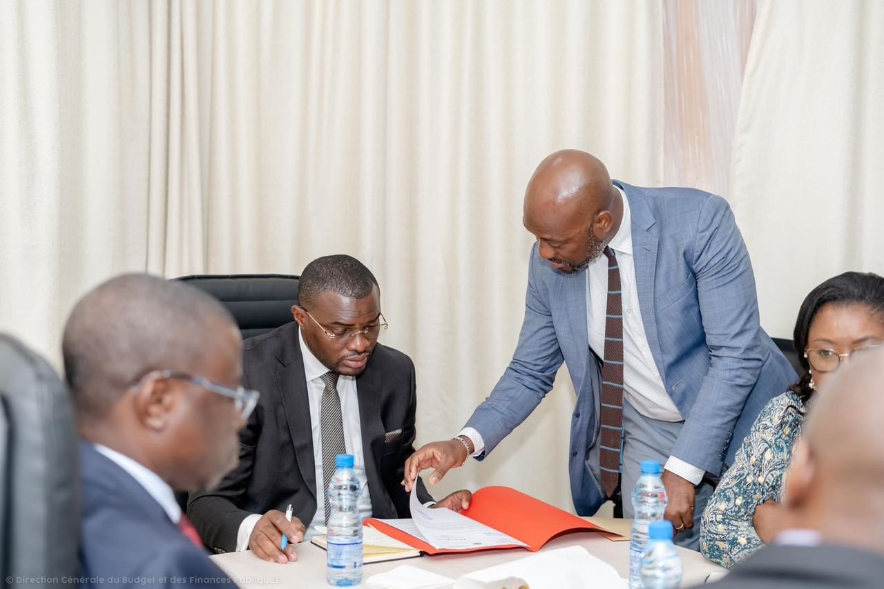 DGBFIP / Réunion de Direction / Libreville : La présentation du projet de loi des finances 2024 à l’Assemblée Nationale de Transition se peaufine
